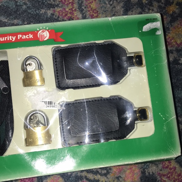 NWT Vintage Travelers Security Pack - Picture 4 of 6